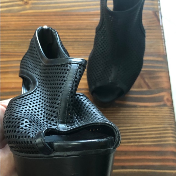 Shoes - Picture 8 of 8